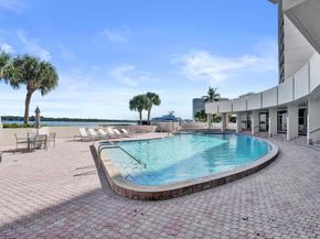 132 Lakeshore Dr 317, North Palm Beach FL 33408