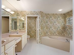 109 Golfview Court, Palm Beach Gardens FL 33418