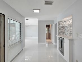 7475 Estrella Cir, Boca Raton FL 33433