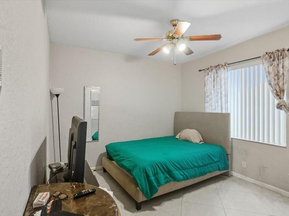 7631 NW 87th Ter, Tamarac FL 33321