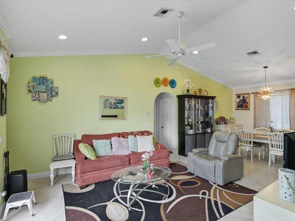 7631 NW 87th Ter, Tamarac FL 33321