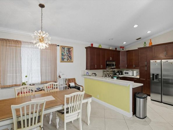 7631 NW 87th Ter, Tamarac FL 33321