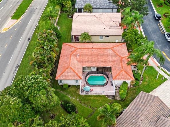 7631 NW 87th Ter, Tamarac FL 33321