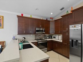 7631 NW 87th Ter, Tamarac FL 33321