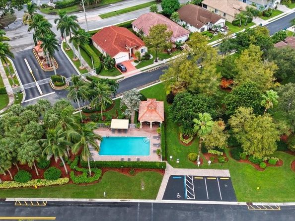 7631 NW 87th Ter, Tamarac FL 33321