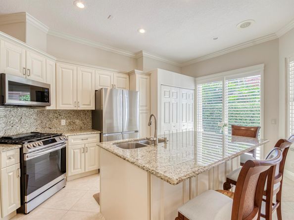 54 Monterey Pointe Drive, Palm Beach Gardens FL 33418