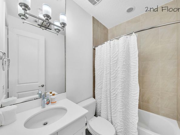 23008 Clear Echo Drive 11, Boca Raton FL 33433