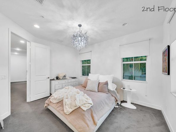 23008 Clear Echo Drive 11, Boca Raton FL 33433