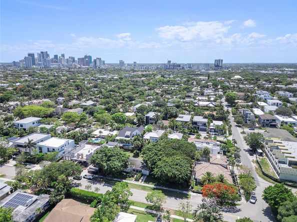 739 N Victoria Park Rd, Fort Lauderdale FL 33304