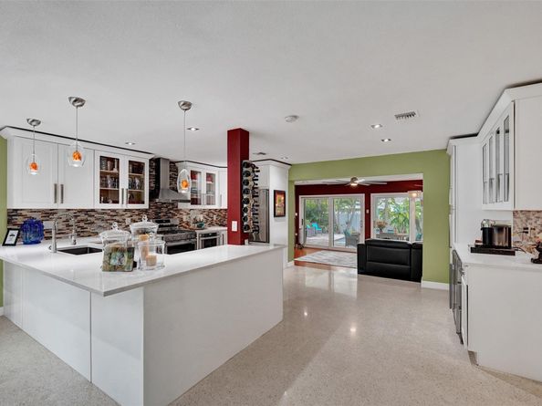 1743 NE 27th St, Wilton Manors FL 33334