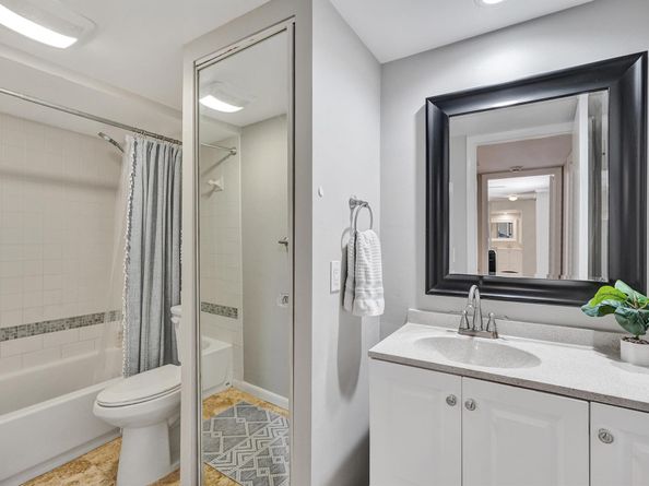 526 5th Terrace, Palm Beach Gardens FL 33418