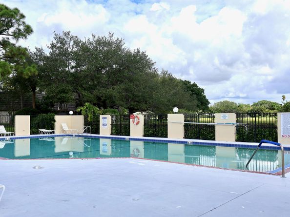 526 5th Terrace, Palm Beach Gardens FL 33418
