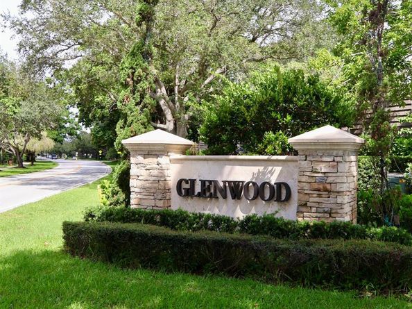 526 5th Terrace, Palm Beach Gardens FL 33418