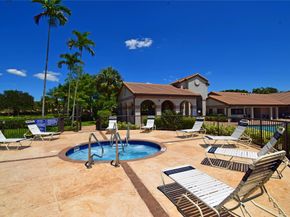 10700 NW 14th St 157, Plantation FL 33322