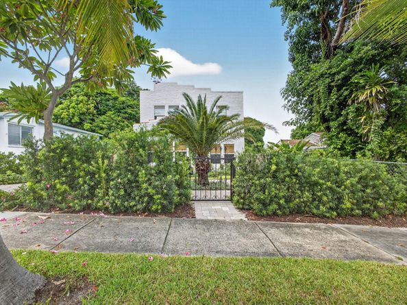 825 34th Street, West Palm Beach FL 33407
