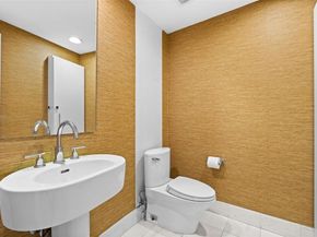 2950 NE 188th St 510, Aventura FL 33180