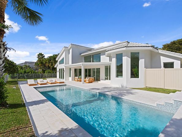 11166 Isle Brook Court, Wellington FL 33414