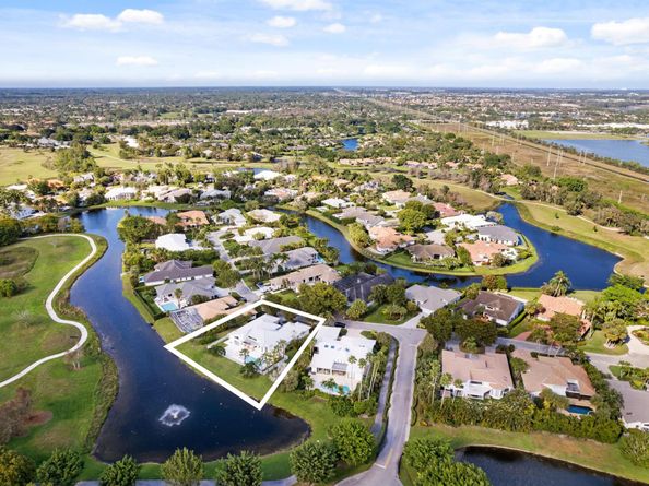 11166 Isle Brook Court, Wellington FL 33414