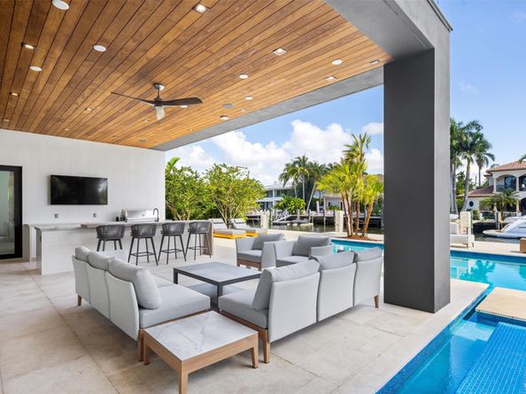 2733 NE 16th St, Fort Lauderdale FL 33304