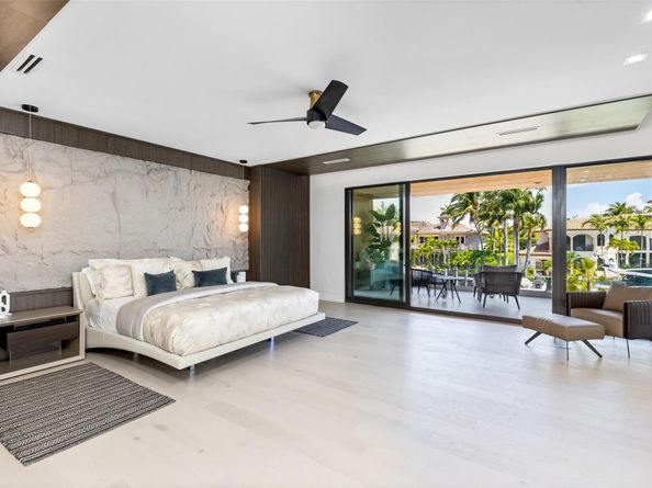2733 NE 16th St, Fort Lauderdale FL 33304