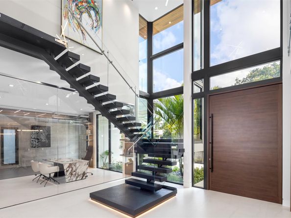 2733 NE 16th St, Fort Lauderdale FL 33304