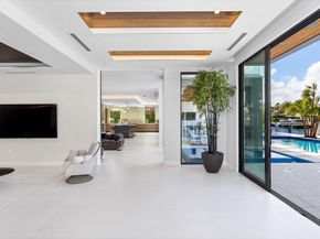 2733 NE 16th St, Fort Lauderdale FL 33304