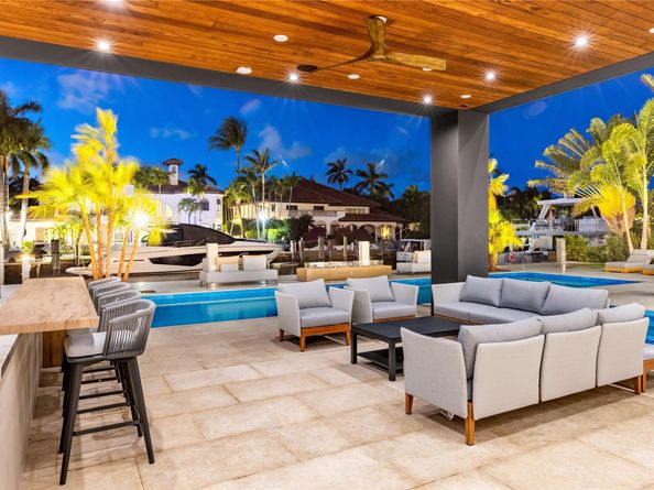 2733 NE 16th St, Fort Lauderdale FL 33304