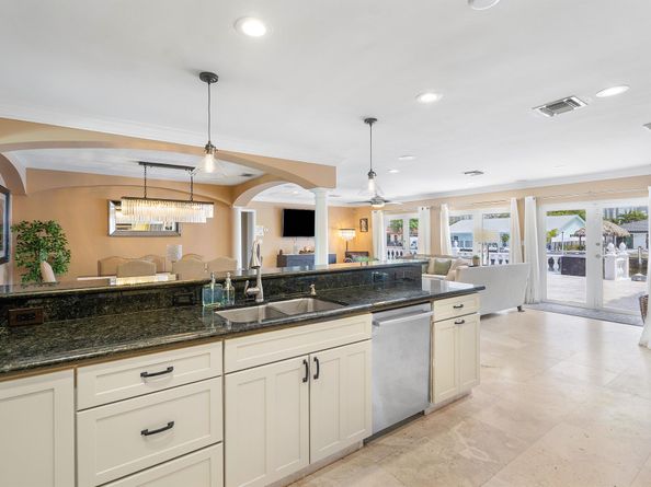 41 Castle Harbor Island, Fort Lauderdale FL 33308