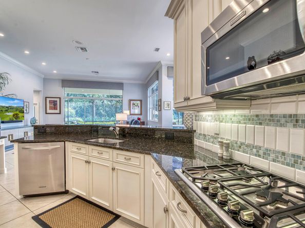 37 Bermuda Lake Drive, Palm Beach Gardens FL 33418