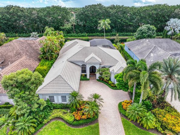 37 Bermuda Lake Drive, Palm Beach Gardens FL 33418