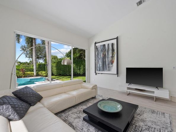 2587 Muir Circle, Wellington FL 33414