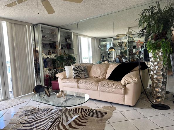1 Las Olas Cir 307, Fort Lauderdale FL 33316