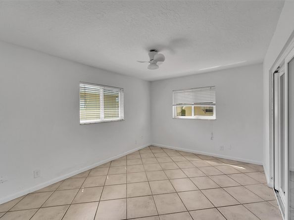 960 NW 49th St, Deerfield Beach FL 33064