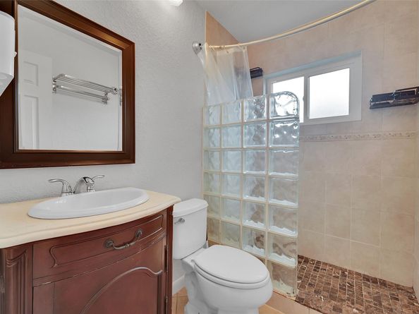 960 NW 49th St, Deerfield Beach FL 33064
