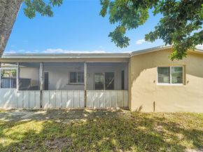 960 NW 49th St, Deerfield Beach FL 33064
