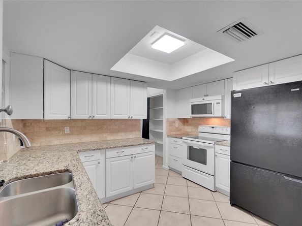 960 NW 49th St, Deerfield Beach FL 33064