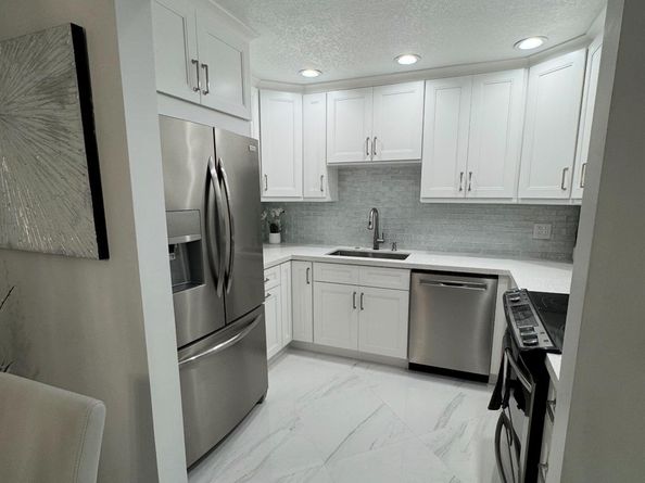 6379 Bay Club Dr 2, Fort Lauderdale FL 33308