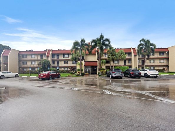 4539 Luxemburg Court 104, Lake Worth FL 33467