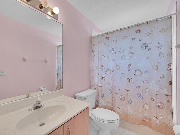 1046 SE 6th Ave, Dania Beach FL 33004