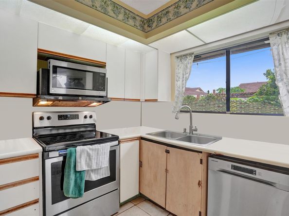 10921 SW 10th Ct, Pembroke Pines FL 33025