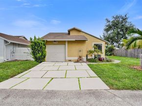 10921 SW 10th Ct, Pembroke Pines FL 33025