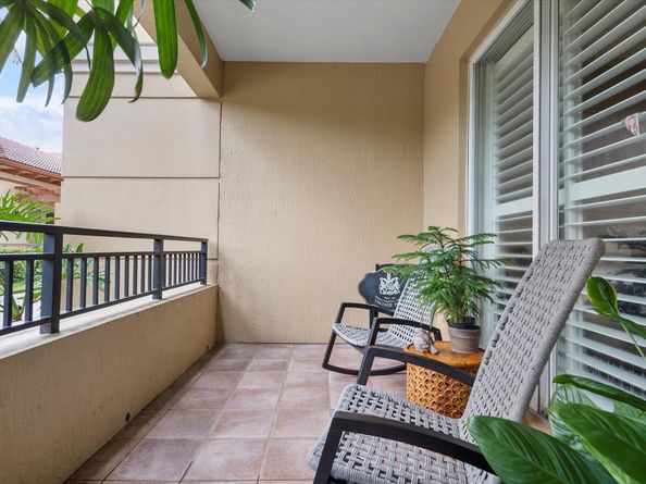 16135 Emerald Estates Dr 164, Weston FL 33331
