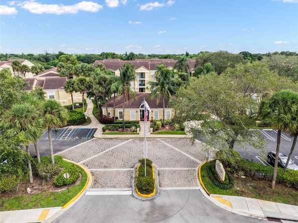 733 Riverside Dr 1216, Coral Springs FL 33071