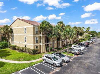 733 Riverside Dr