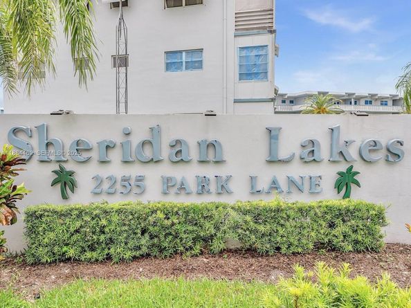2300 Park Lane 105, Hollywood FL 33021