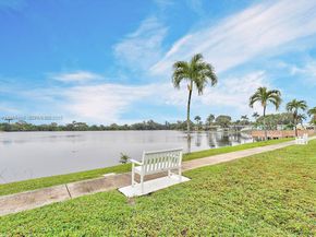 2300 Park Lane 105, Hollywood FL 33021