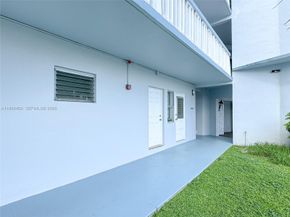 2300 Park Lane 105, Hollywood FL 33021