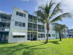 2300 Park Lane 105, Hollywood FL 33021