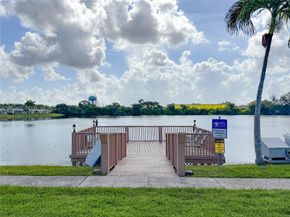 2300 Park Lane 105, Hollywood FL 33021