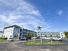 2300 Park Lane 105, Hollywood FL 33021